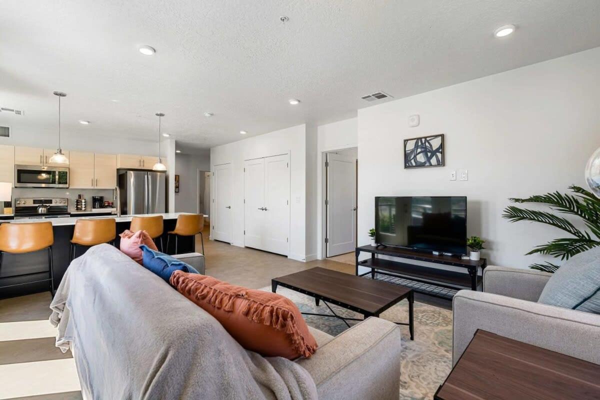ソルトレイクシティ2Br Luxury Urban Escape Balcony & Fitness Centerアパートメント エクステリア 写真