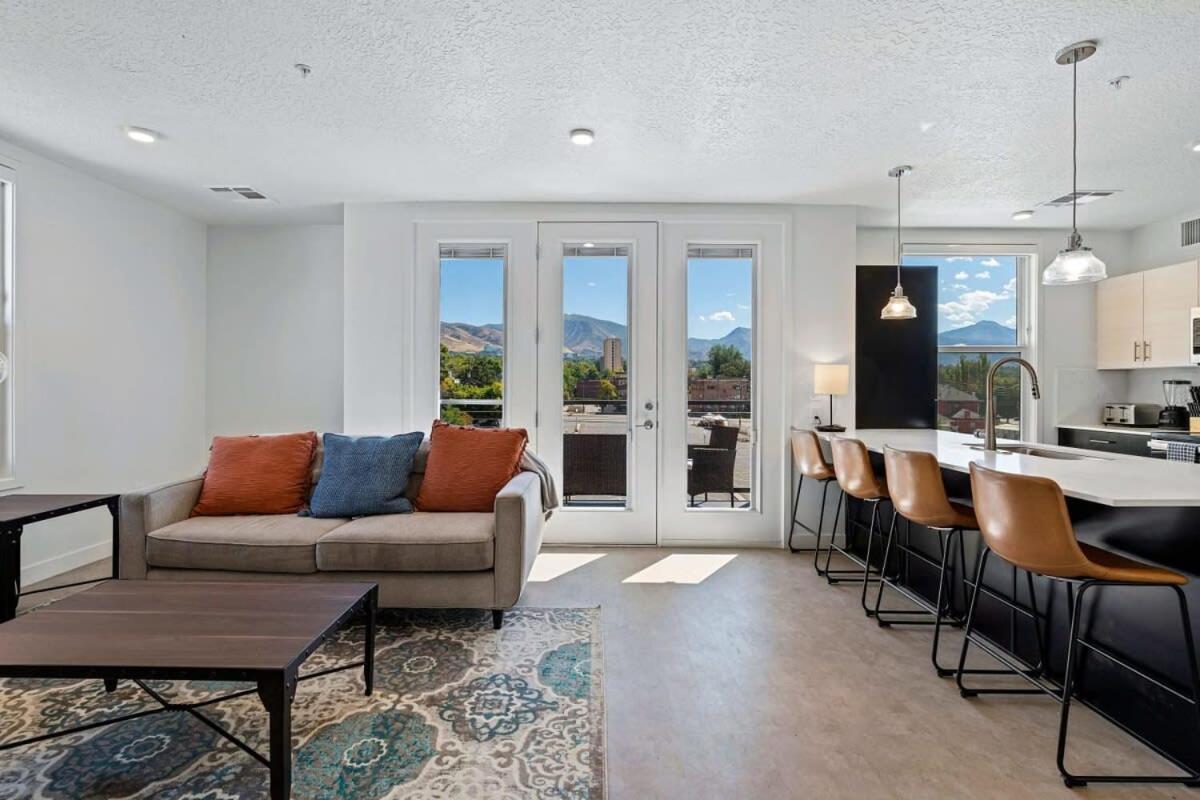 ソルトレイクシティ2Br Luxury Urban Escape Balcony & Fitness Centerアパートメント エクステリア 写真